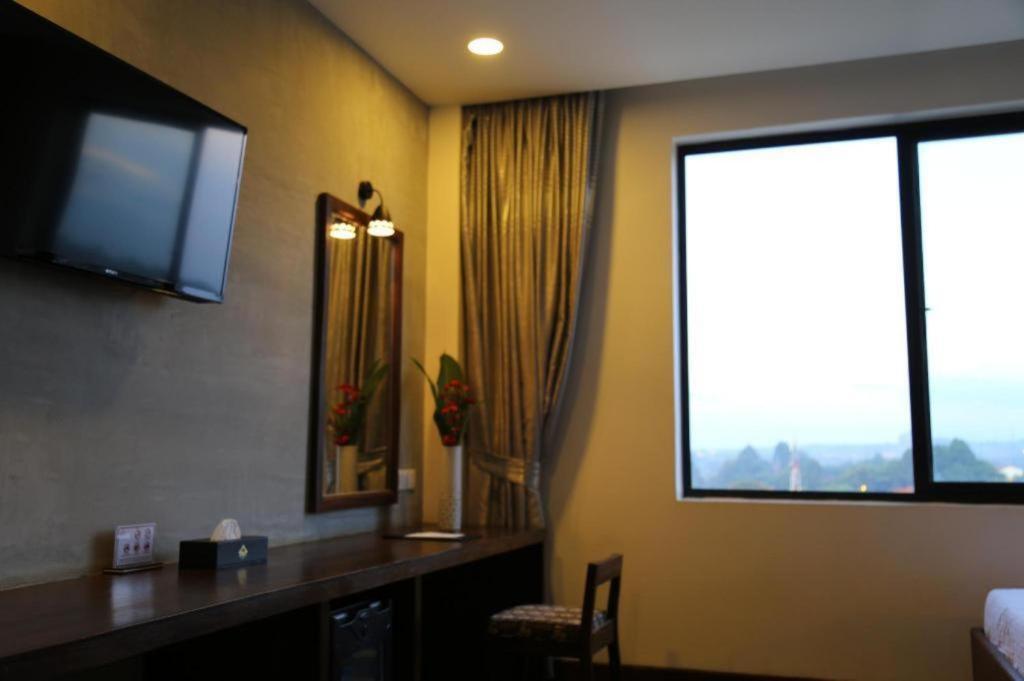 Yeak Loam Hotel Banlung Exterior foto